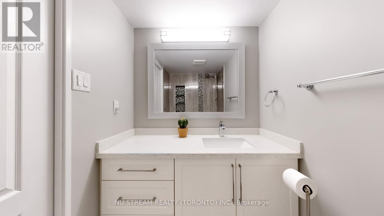 901 3303 Don Mills Rd