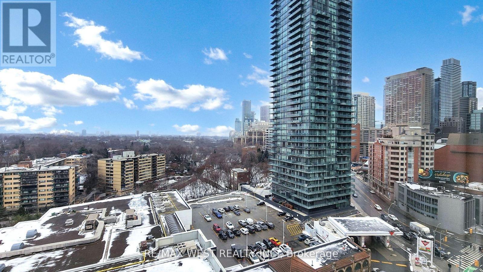 1403 900 Yonge Street