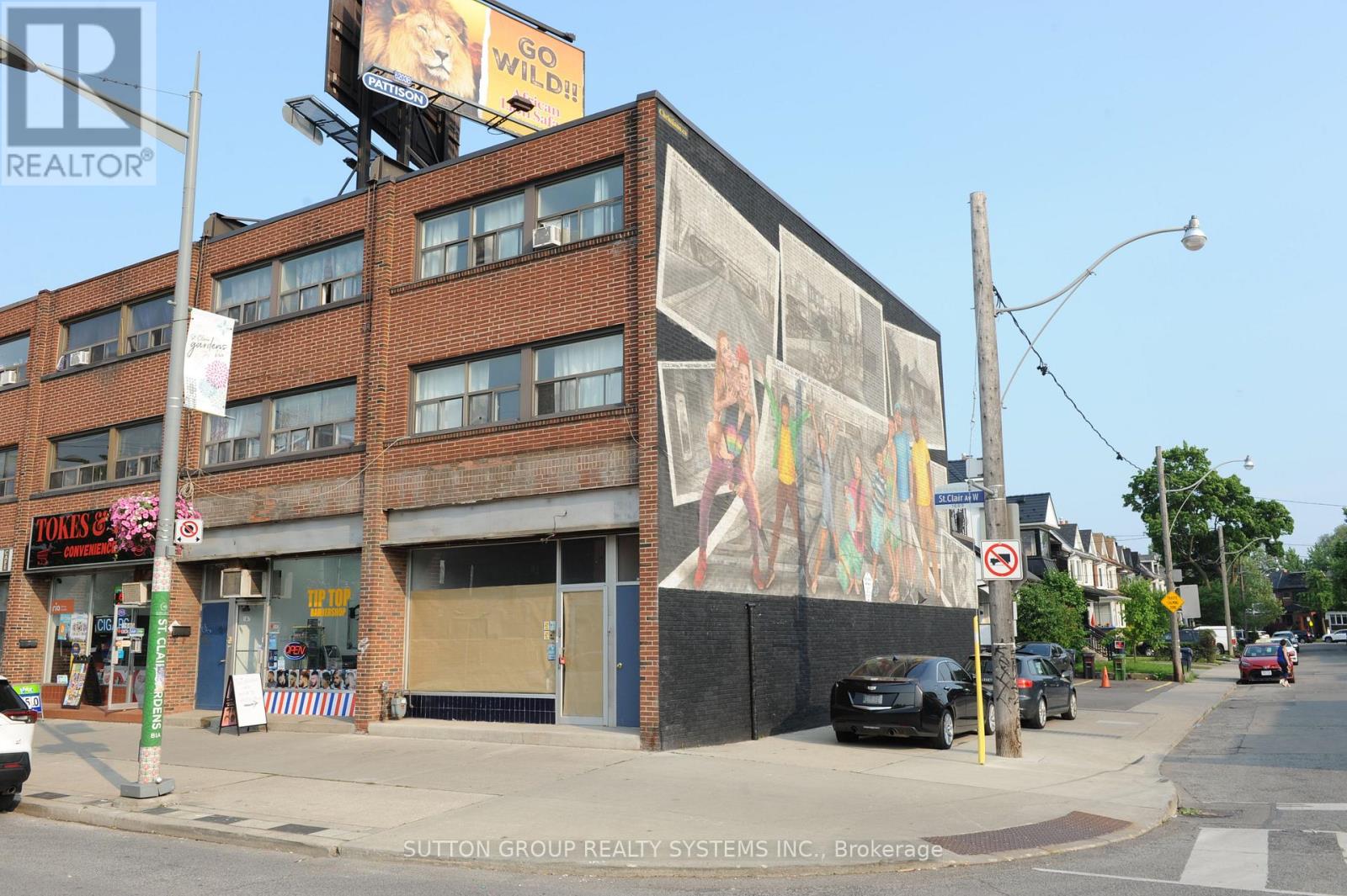 1689 St Clair Avenue W