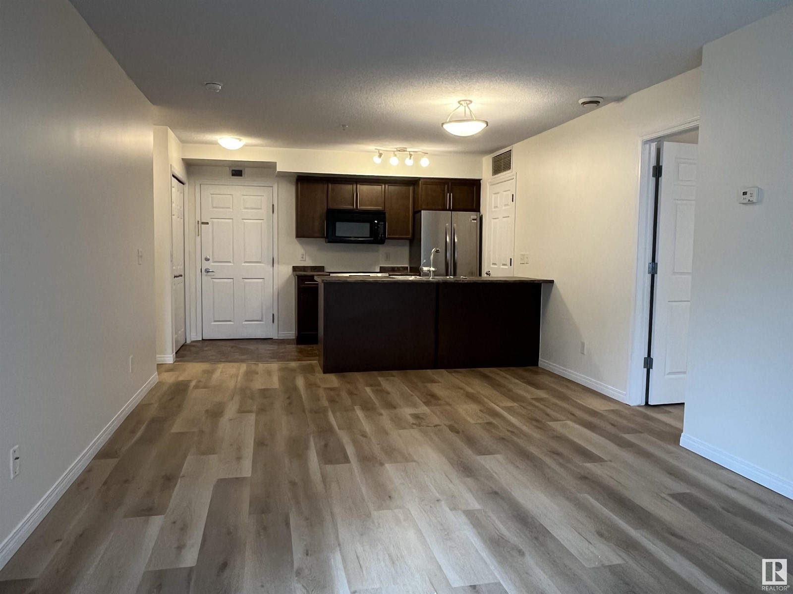 103 6925 199 St Nw