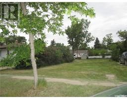 221 7th Avenue, Assiniboia, SK S0H0B0 Photo 2