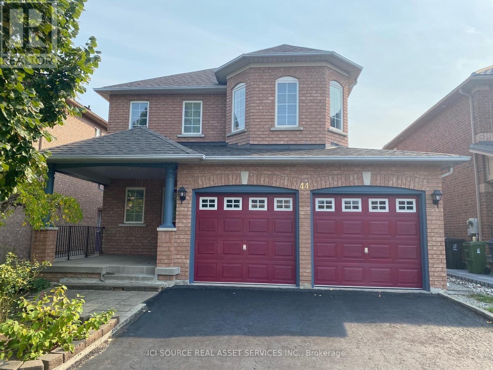 44 Candlebrook Crescent
