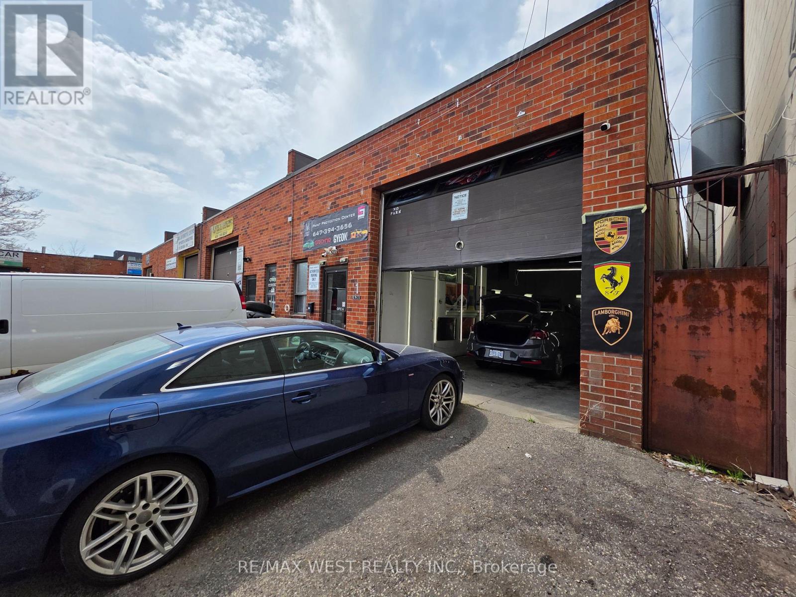 1 1405 Bloor Street W