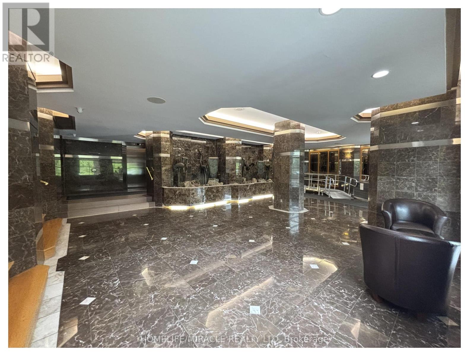 1409 2760 Carousel Crescent