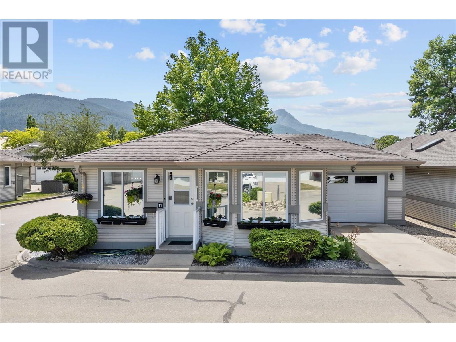 111 Harbourfront Drive Nw Unit 11