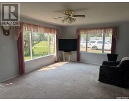 Living room - Chernoff Acreage, Veregin, SK S0A4H0 Photo 2
