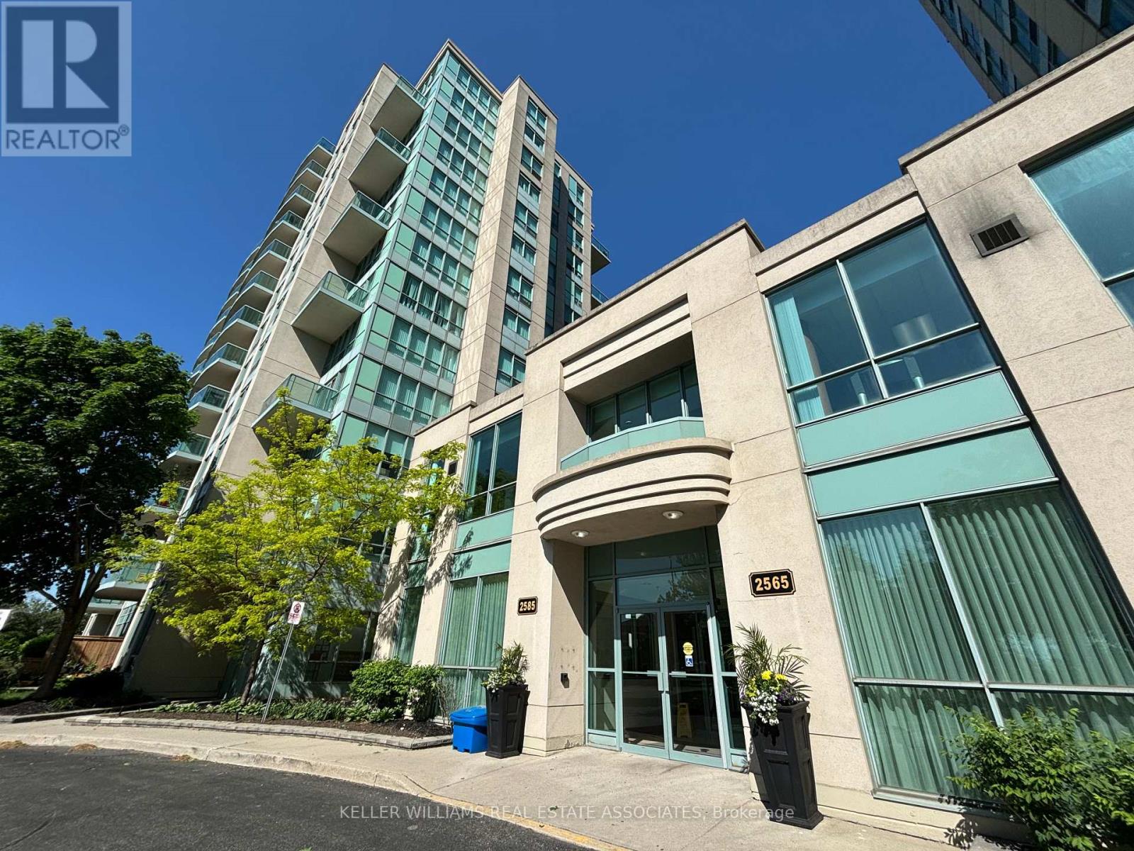 809 2585 Erin Centre Boulevard