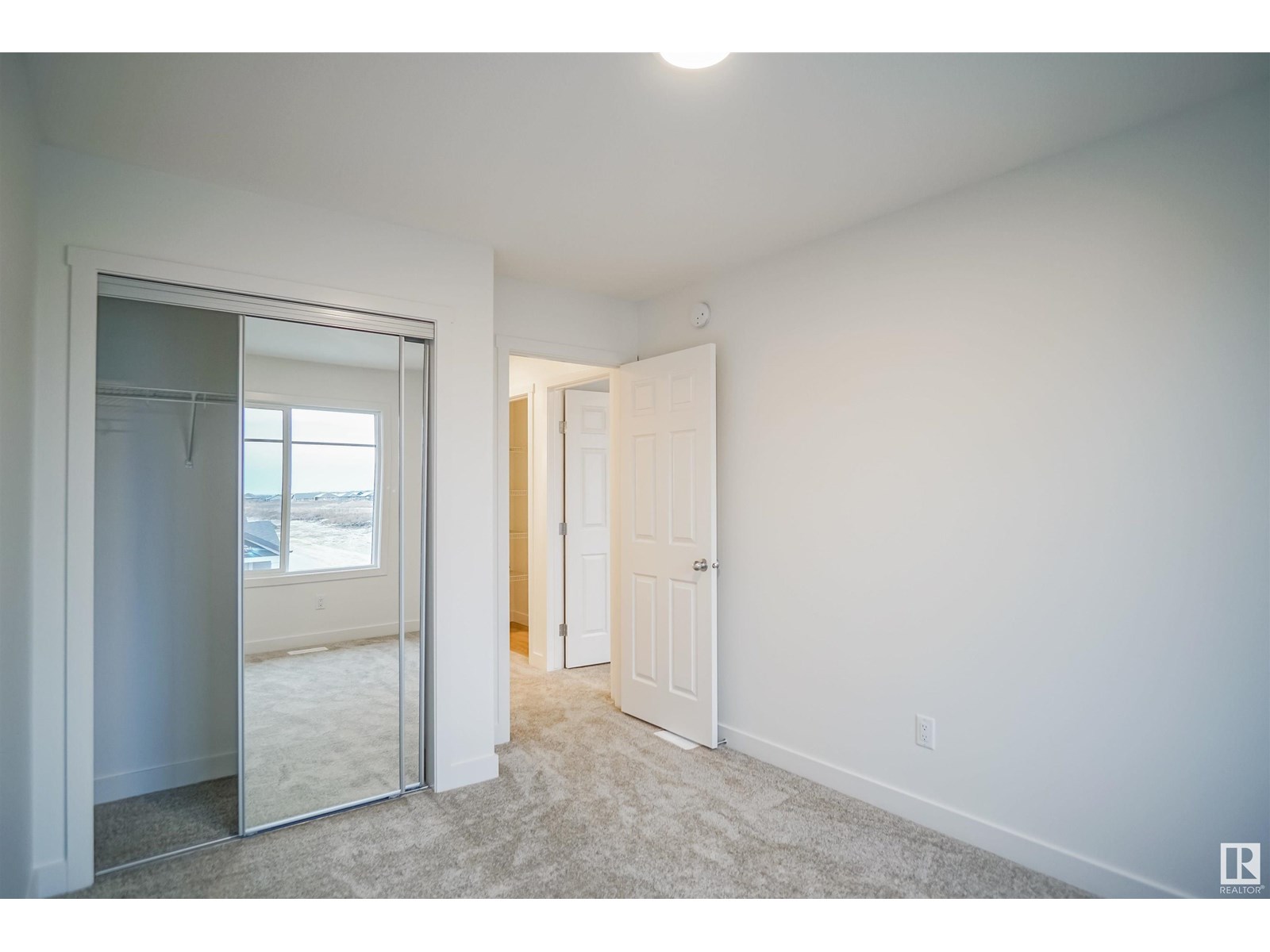 1604 11 Av Nw