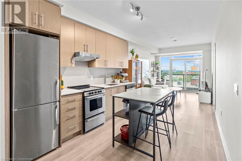 212 King William Street Unit 818