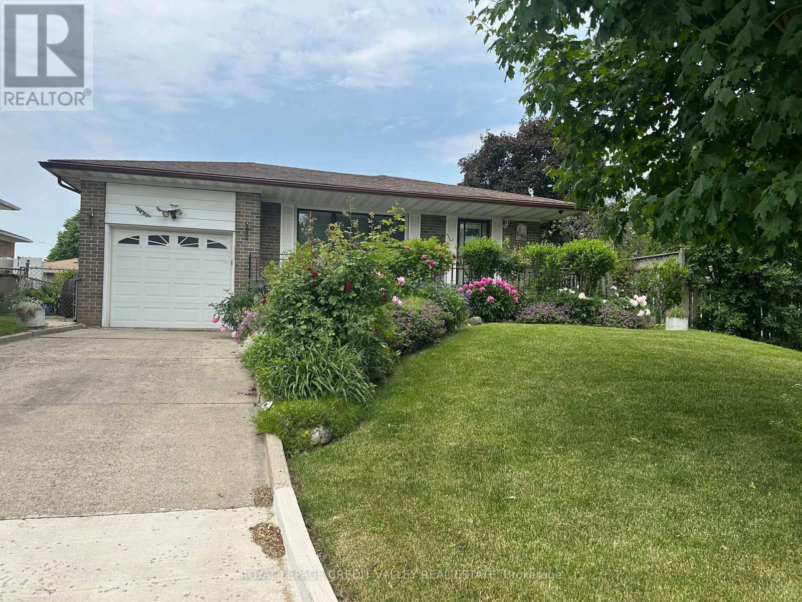 82 Terra Cotta Crescent