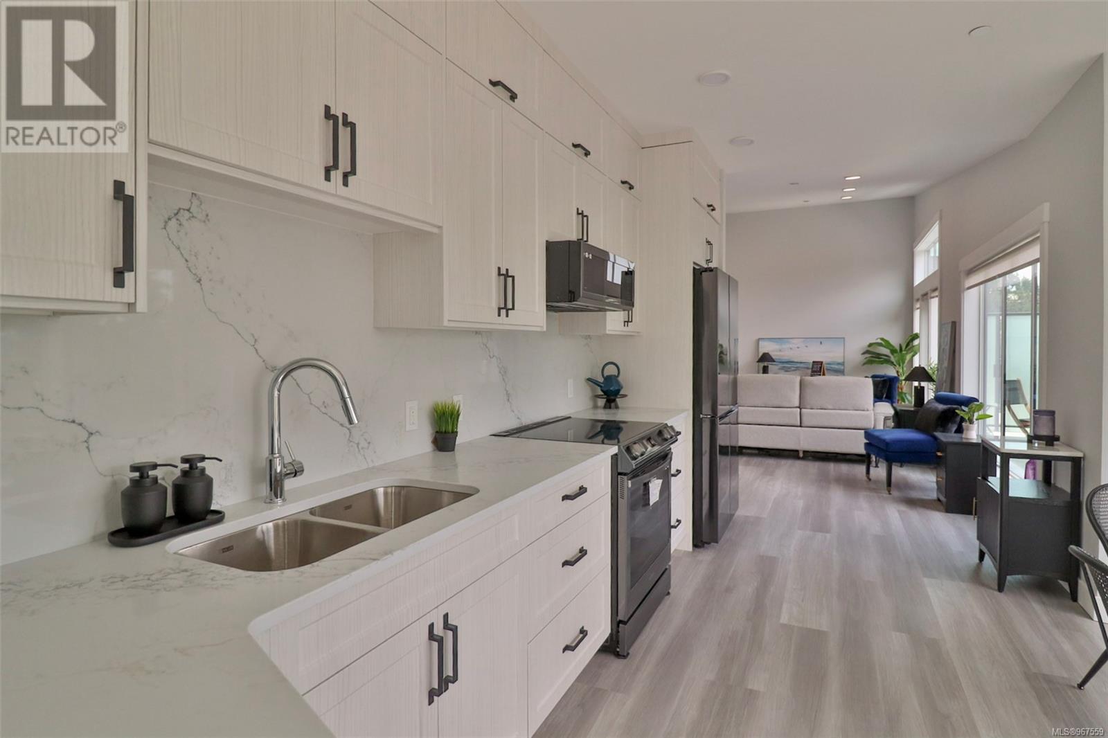 301 4474 Wellington Rd