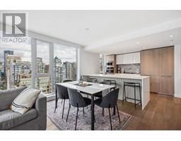 2002 1111 Richards Street, Image 2