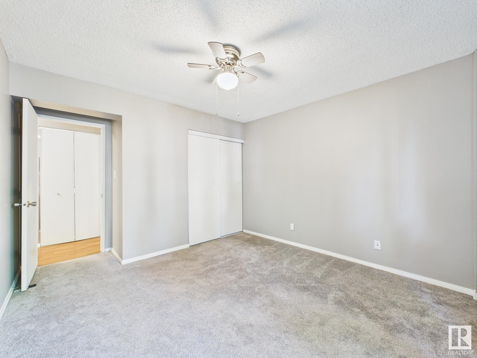 23 10208 113 St Nw