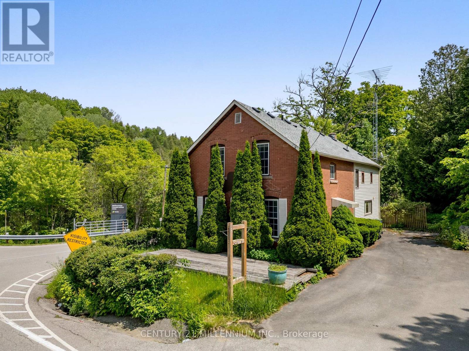 815 Forks Of The Credit Road