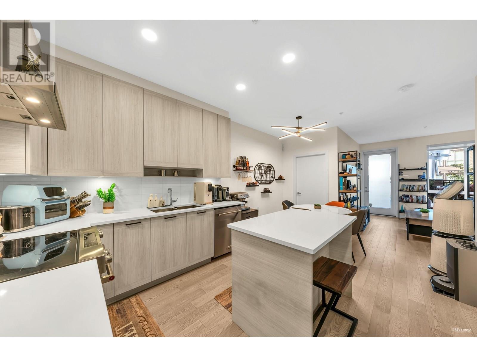 105 7133 14th Avenue