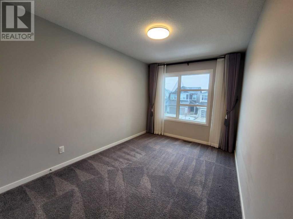90 Howse Common Ne