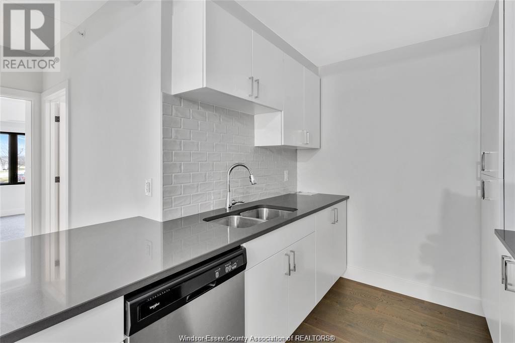 2550 Sandwich Parkway Unit 207