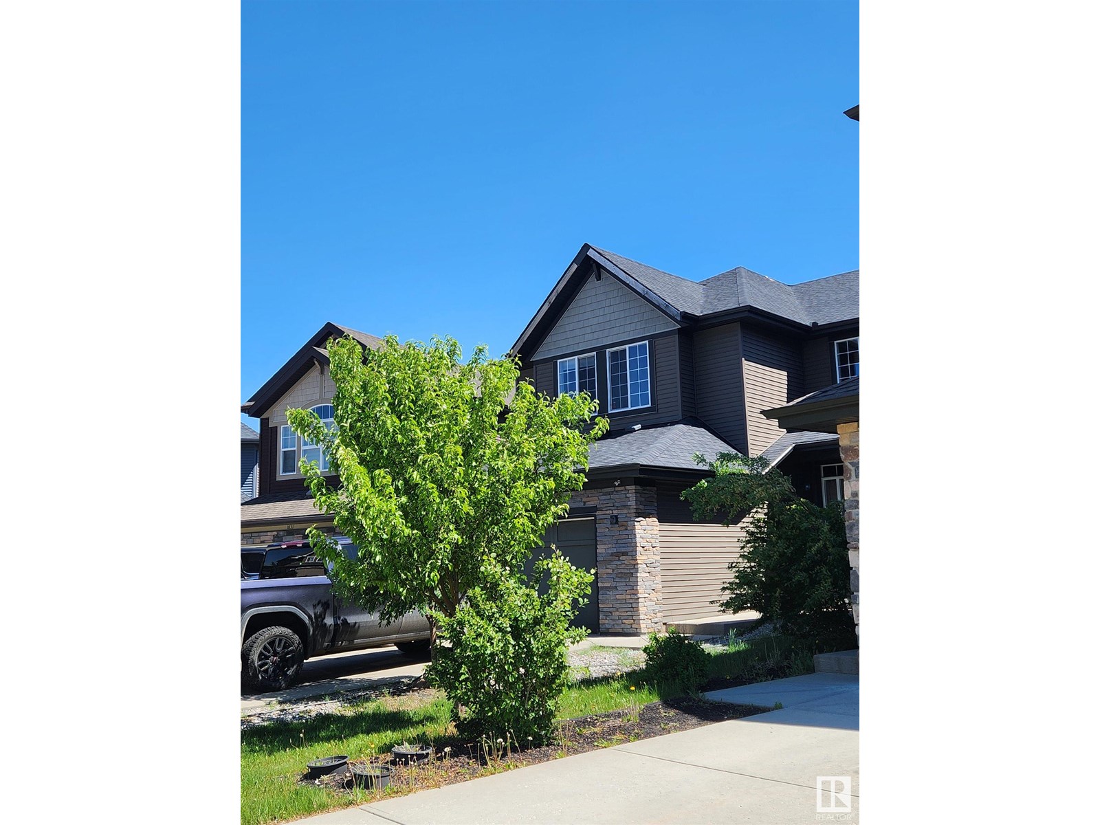 1835 56 St Sw