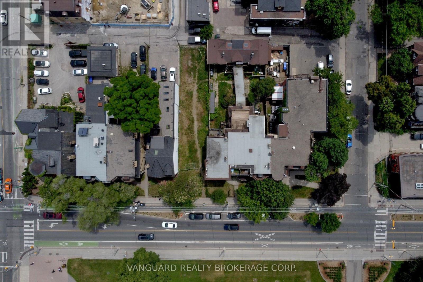 185 Gerrard Street E