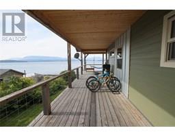 Living room - 420 1st St, Malcolm Island, BC V0N3E0 Photo 4