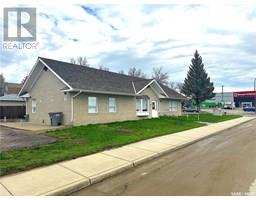 215 Chaplin Street W, Image 2