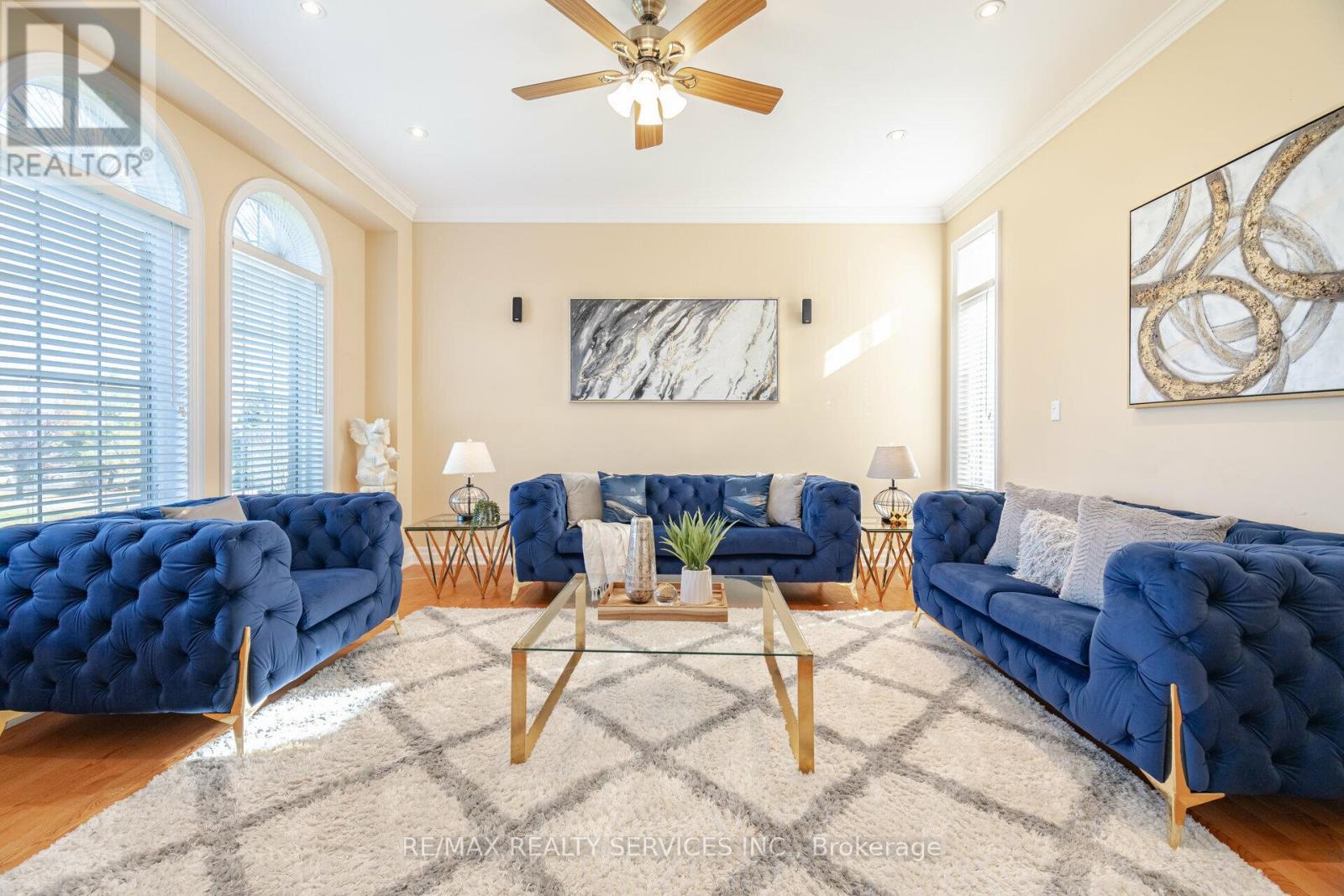 5 Farina Drive