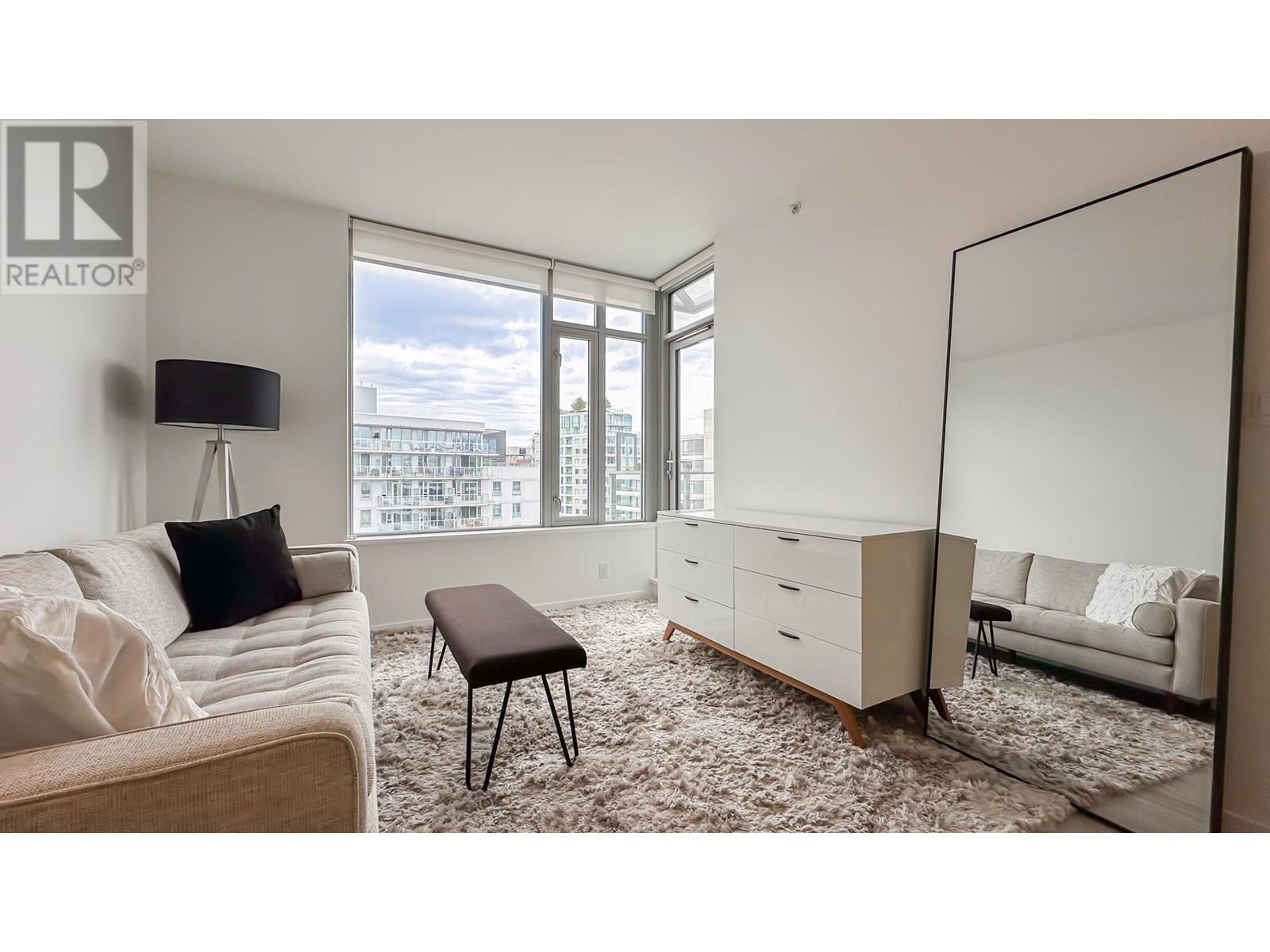 1406 1661 Quebec Street