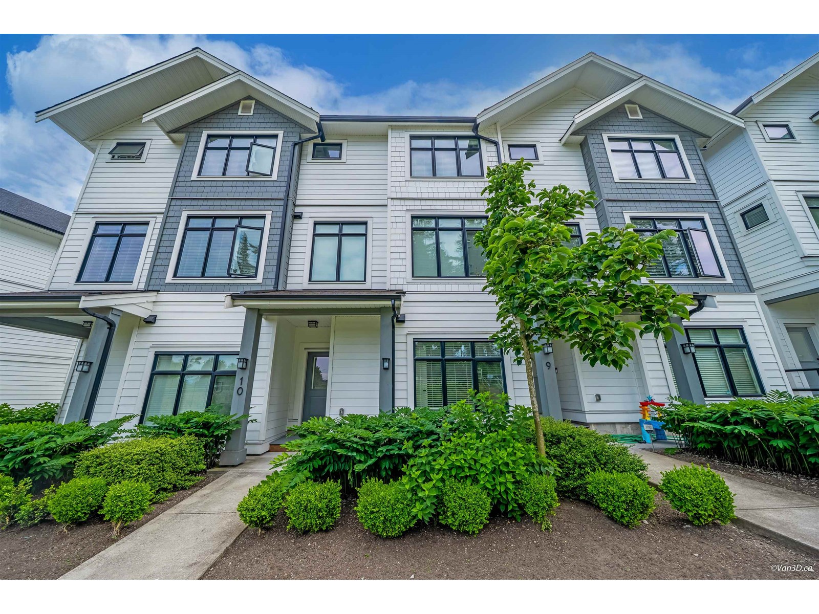 10 17557 100 Avenue