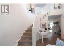 9 Beach Drive, Image 3