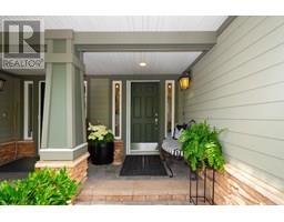 9 Beach Drive, Image 2