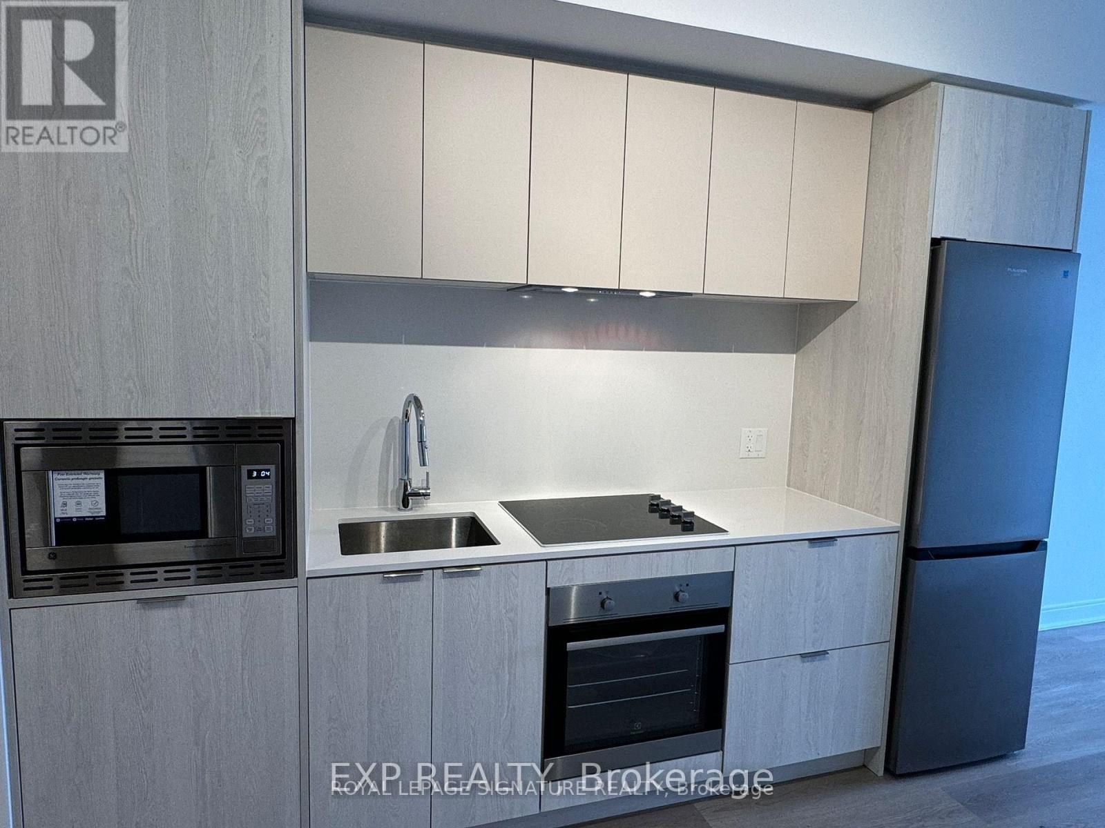 404 86 Dundas Street E