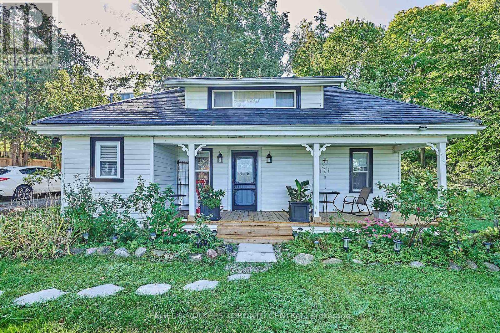 5907 5901 Lakeshore Road