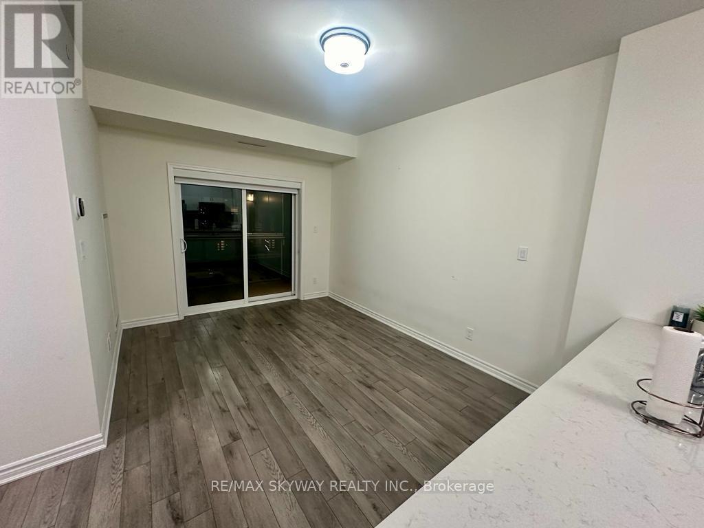 304 200 Lagerfeld Drive W