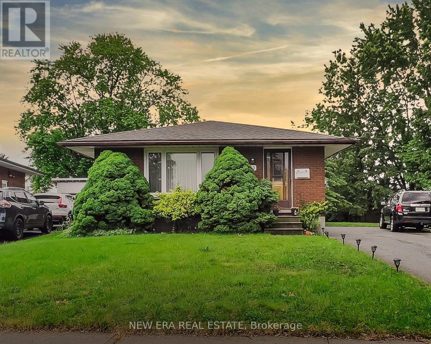 30 Blueridge Crescent