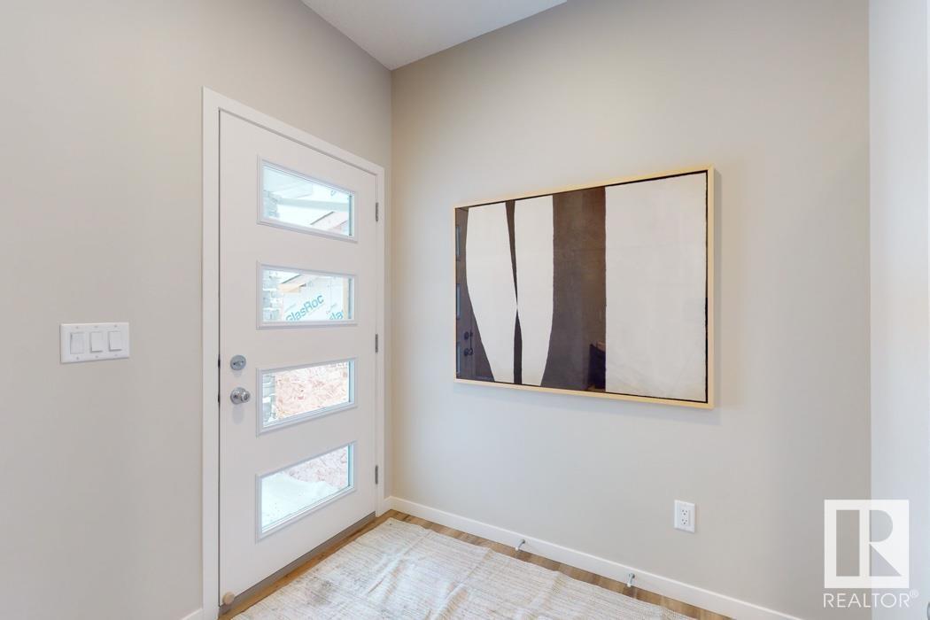 1319 13 Av Nw