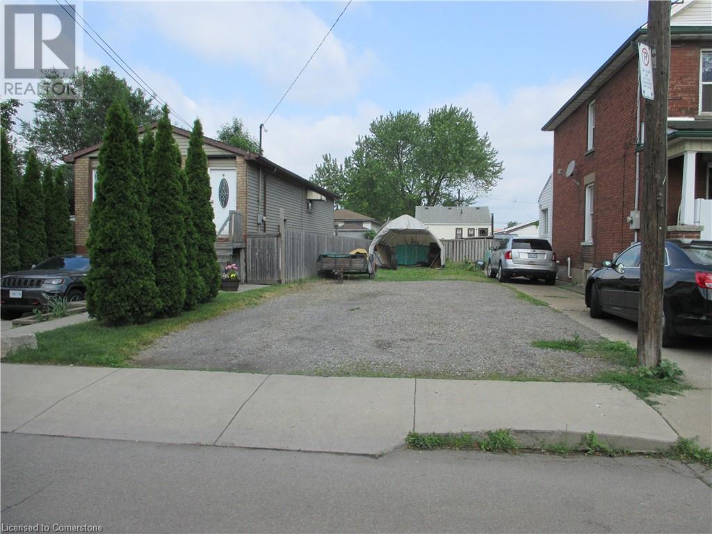 15 Bayfield Avenue