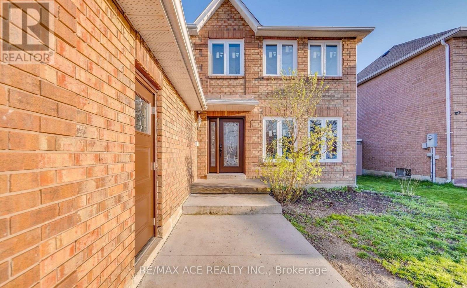 24 Major William Sharpe Drive
