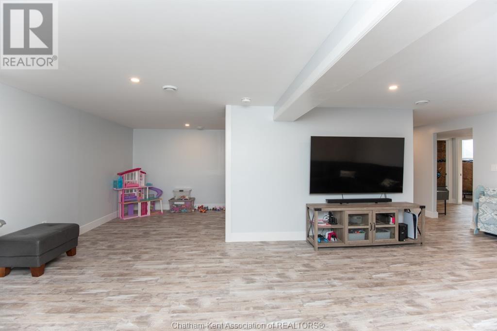 7 Venture Crescent