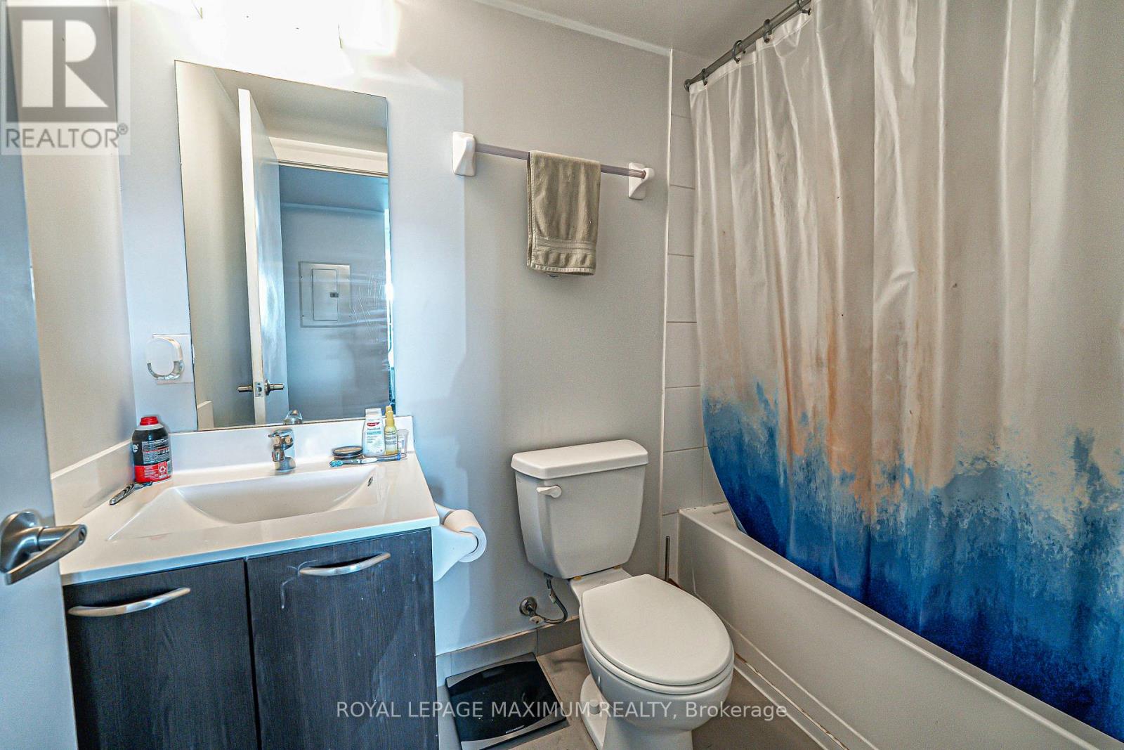 617 38 Joe Shuster Way