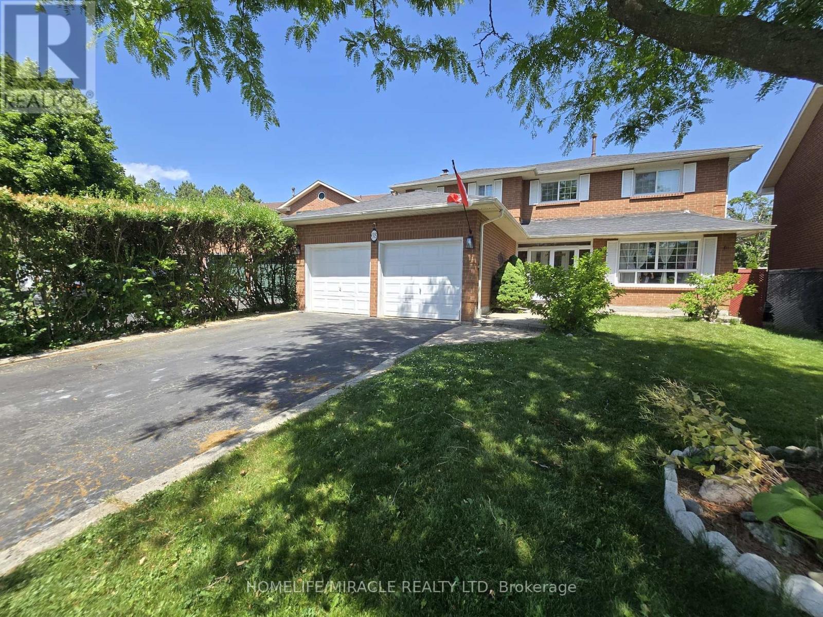 38 Robinson Crescent