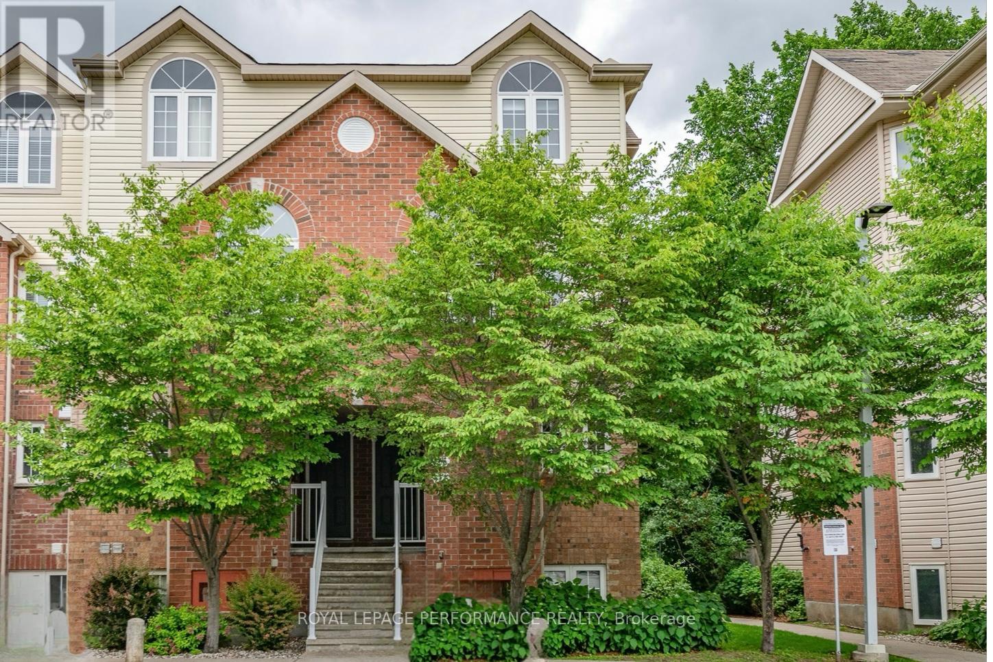 14 111 Steele Park Private