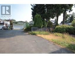 2235 E 49th Avenue, Image 2