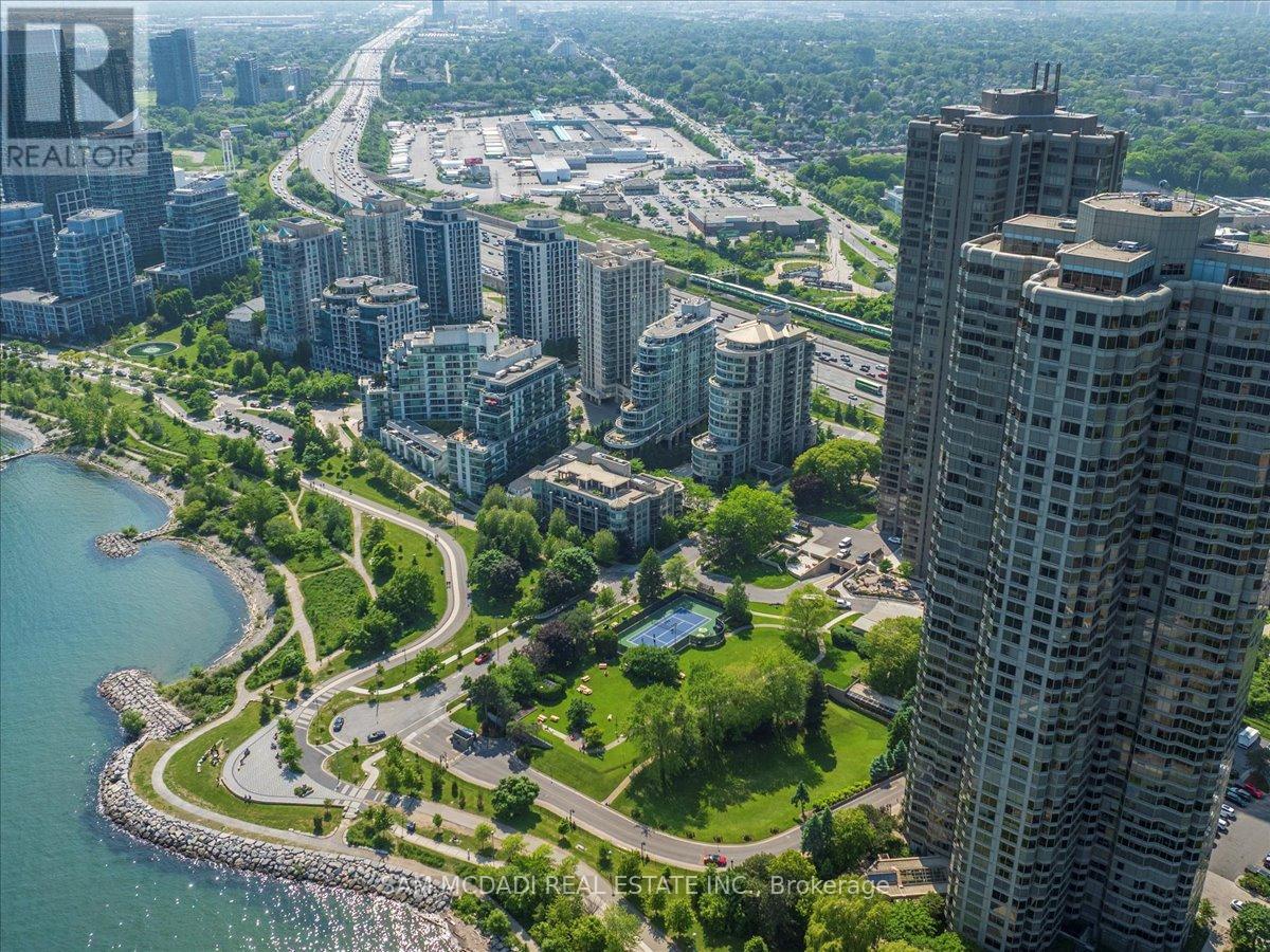 1605 2045 Lake Shore Boulevard W