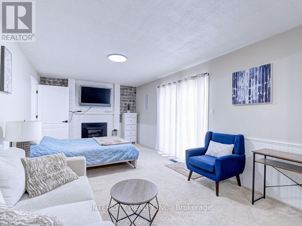 841 Coulson Avenue