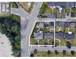 4711 Ridgelawn Drive, Image 2