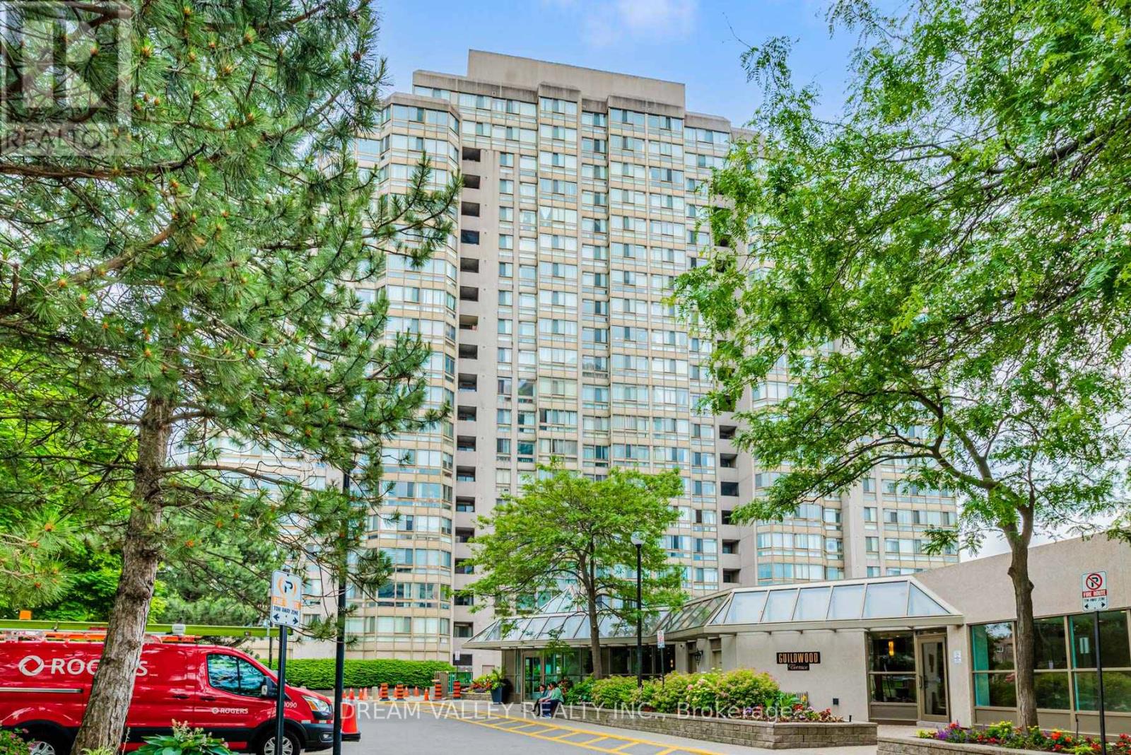 1107 3233 Eglinton Avenue E