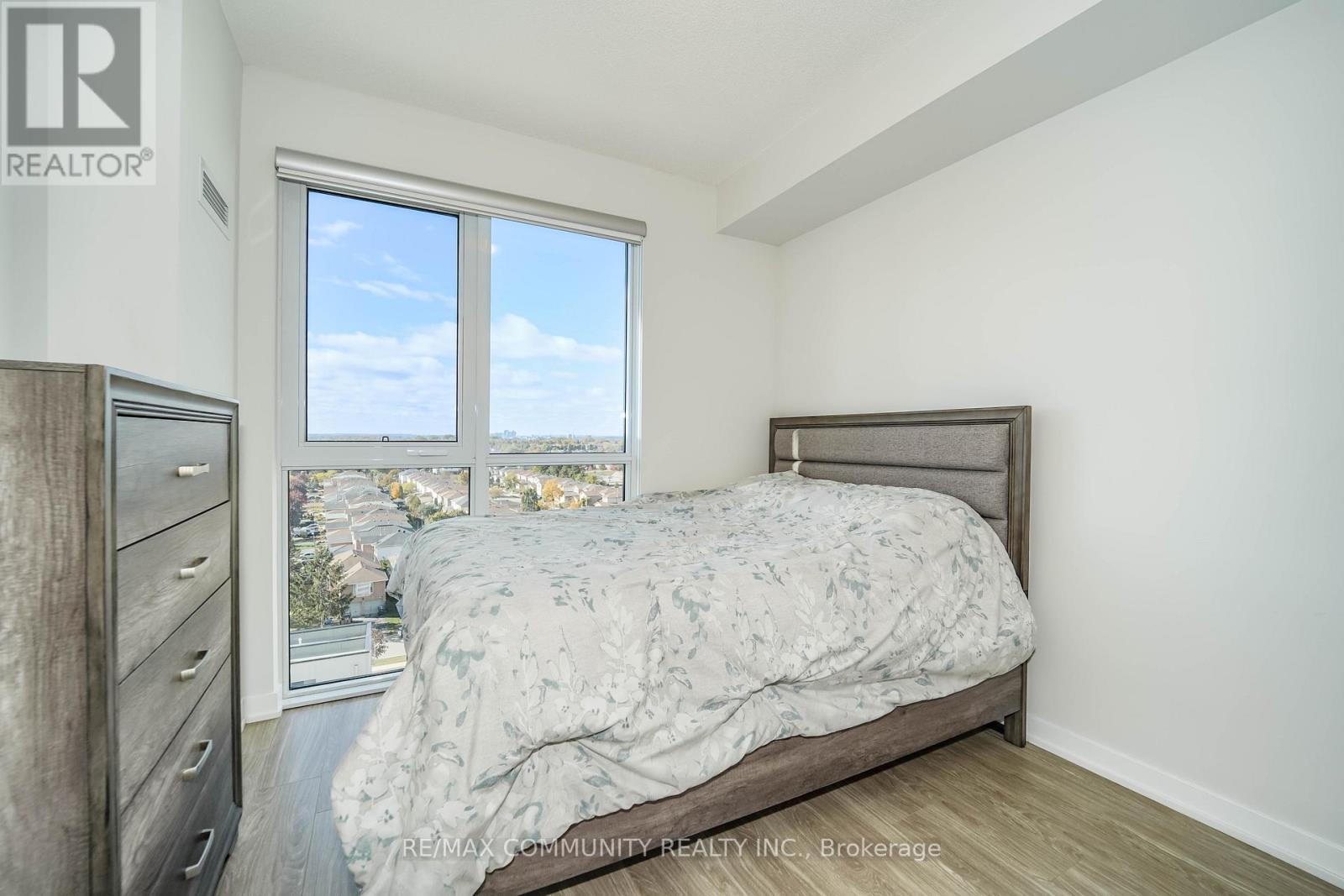 909 4085 Parkside Village Drive