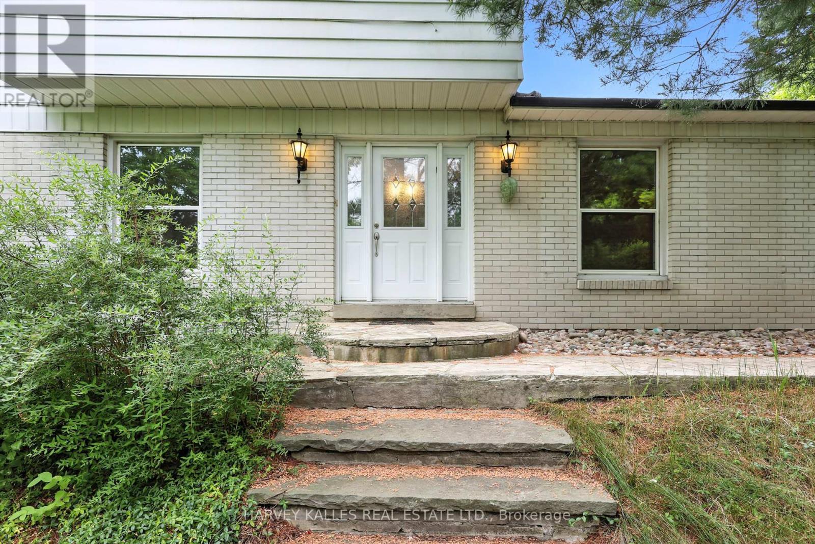 62 Aberfeldy Crescent