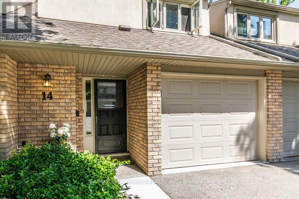 14 109 Wilson Street W