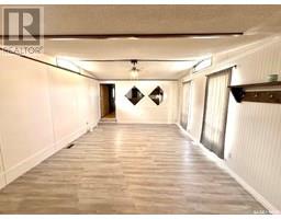 Living room - 27 Prairie Sun Court, Swift Current, SK S9H3X6 Photo 2